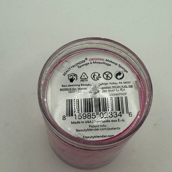 Beautyblender the Original Makeup Sponge Super Soft Foam Made in USA - Picture 2 of 4